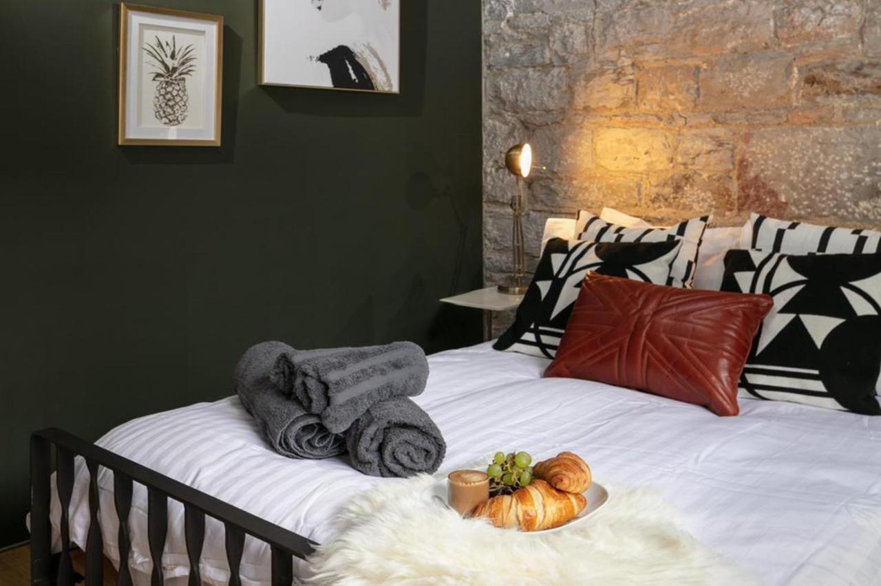 Two-Bedroom Apartment At Royal William Yard, Plymouth Esterno foto
