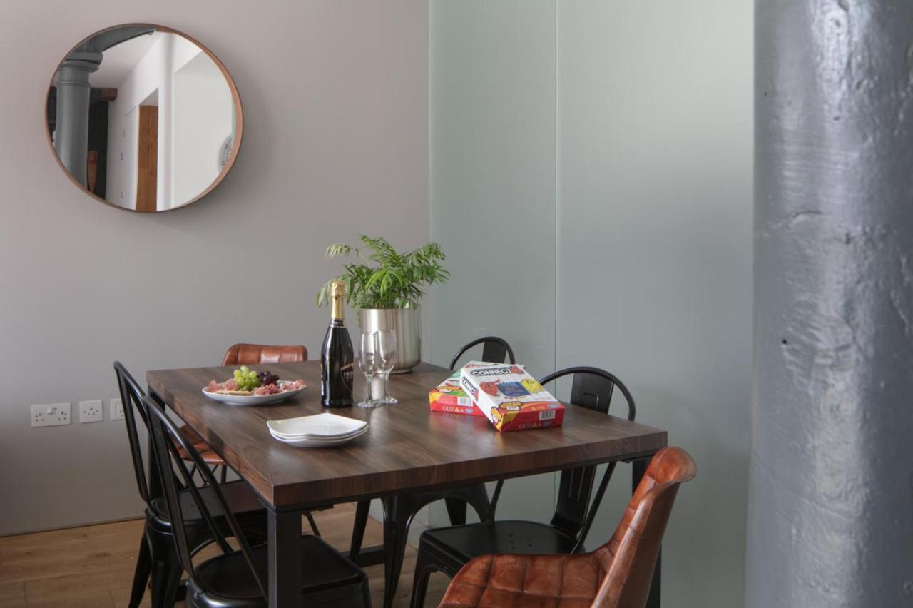Two-Bedroom Apartment At Royal William Yard, Plymouth Esterno foto